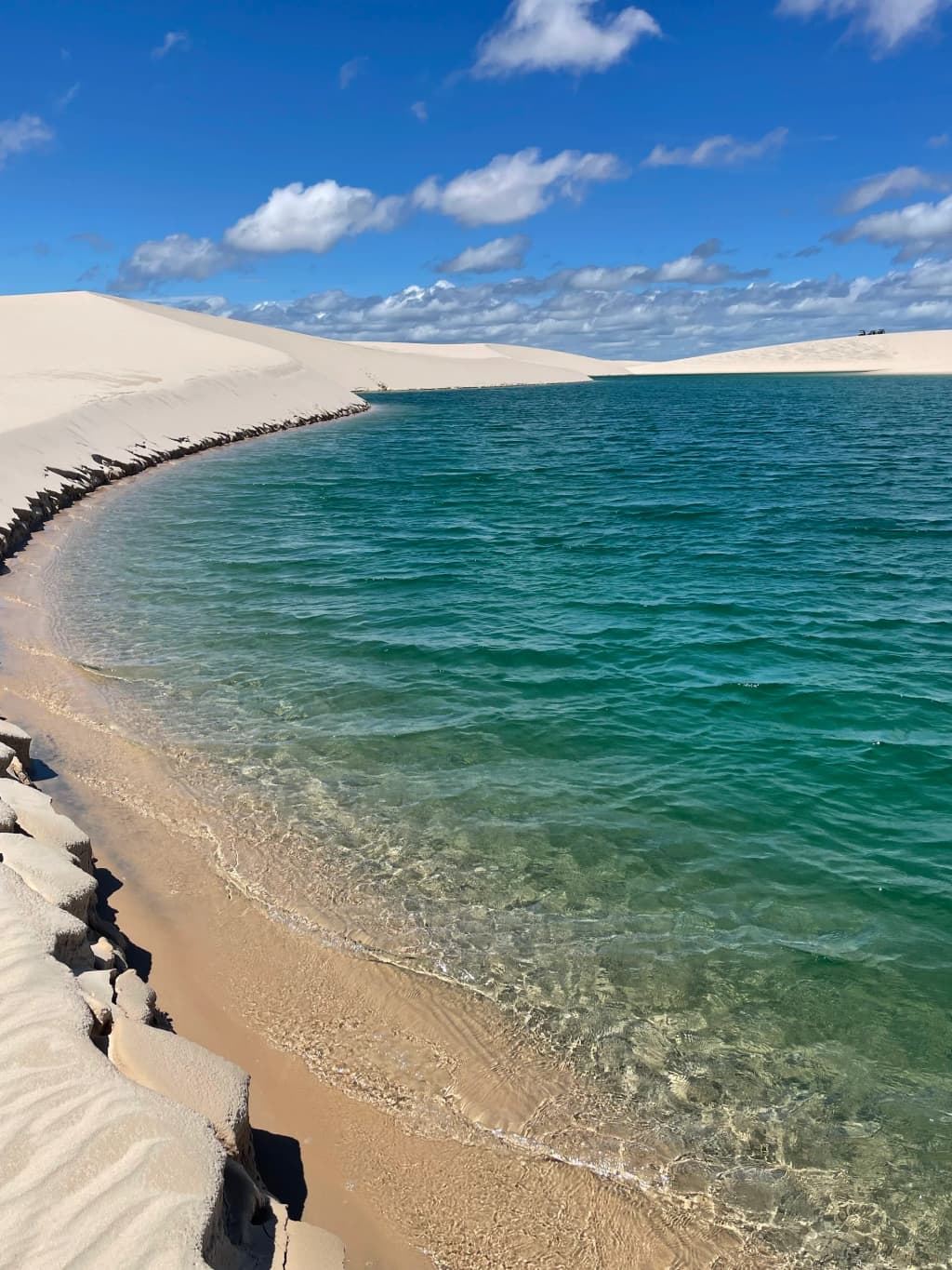 Pôr do sol nas dunas e lagoas dos Lençóis Maranhenses