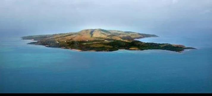 Great Barrier Reef aerial view, turquoise water and coral