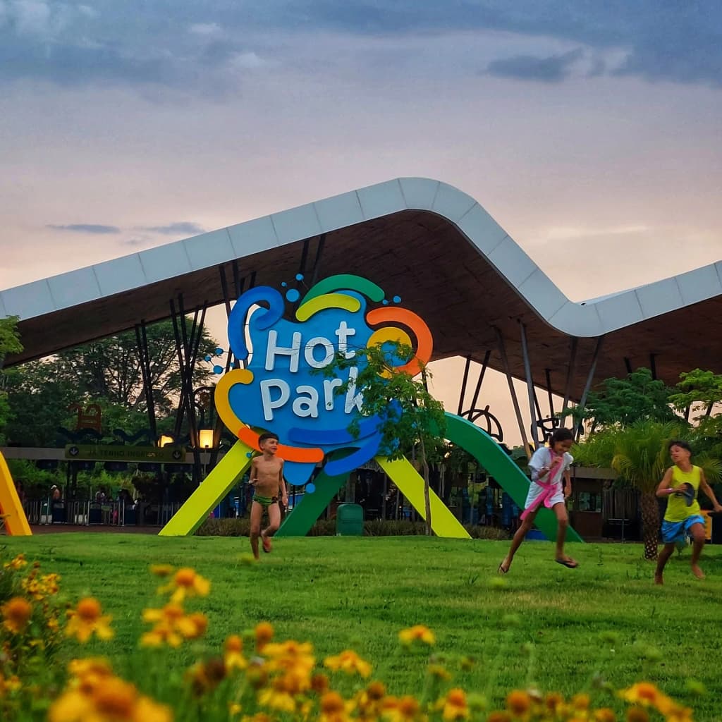 Vista aérea da Praia do Cerrado, a maior praia de águas quentes do mundo