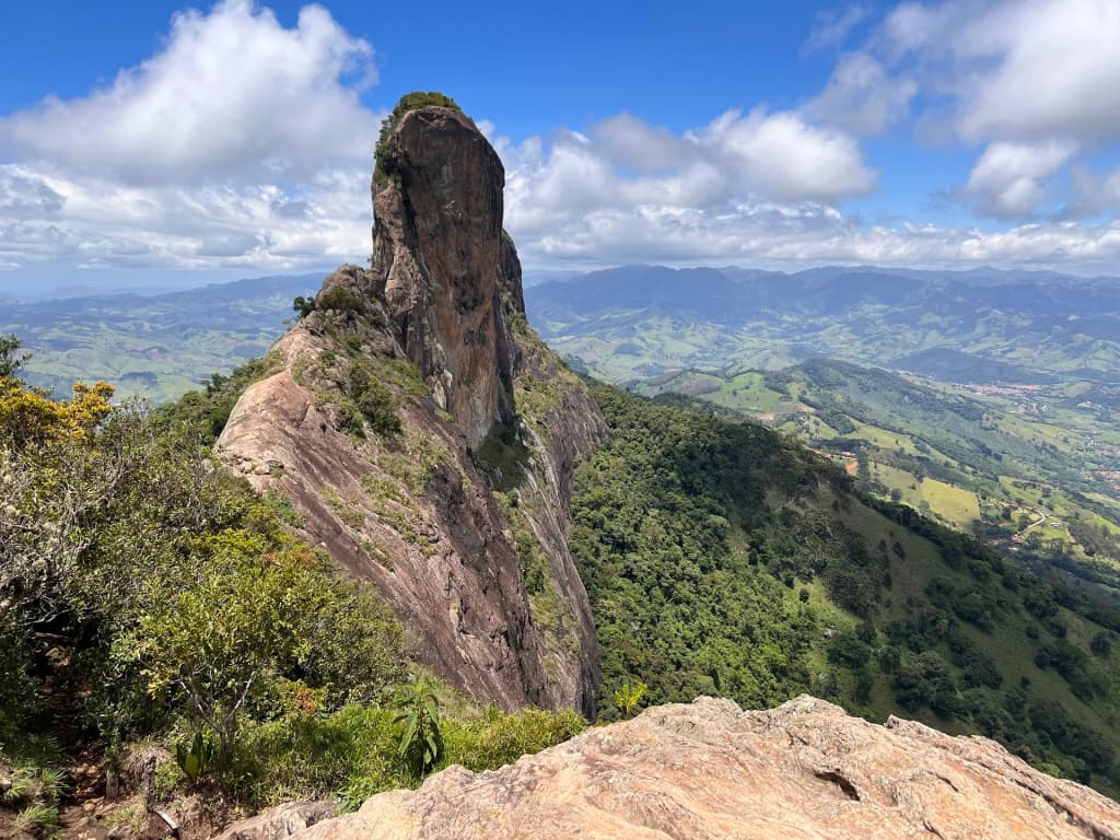 Pedra do Baú rising above the Mantiqueira mountains