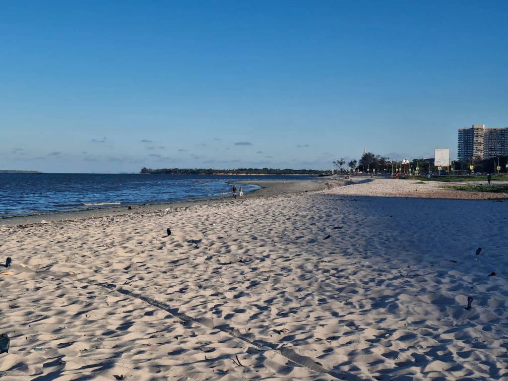 Cascada Materuni rodeada de selva densa