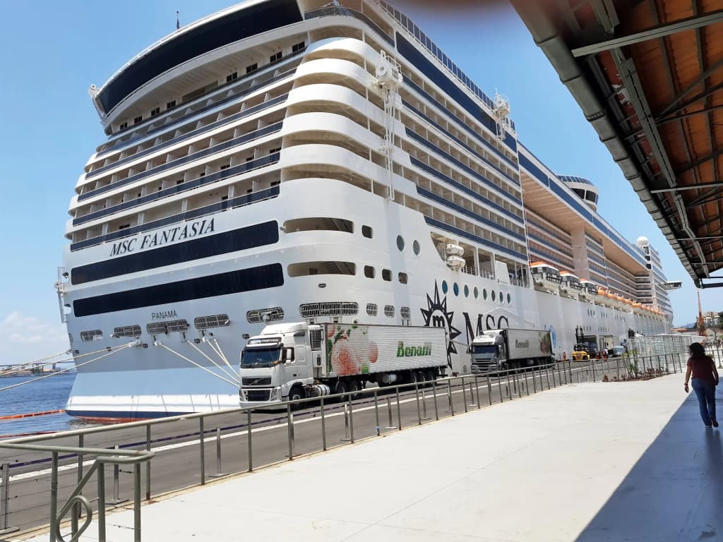 Painel Kobra Etnias no Rio, explosão de cor e cultura