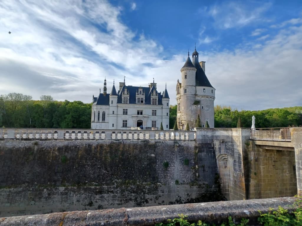 Château de Chenonceau gardens in full bloom