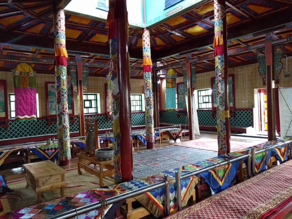A river winding through pine forest and granite outcrops