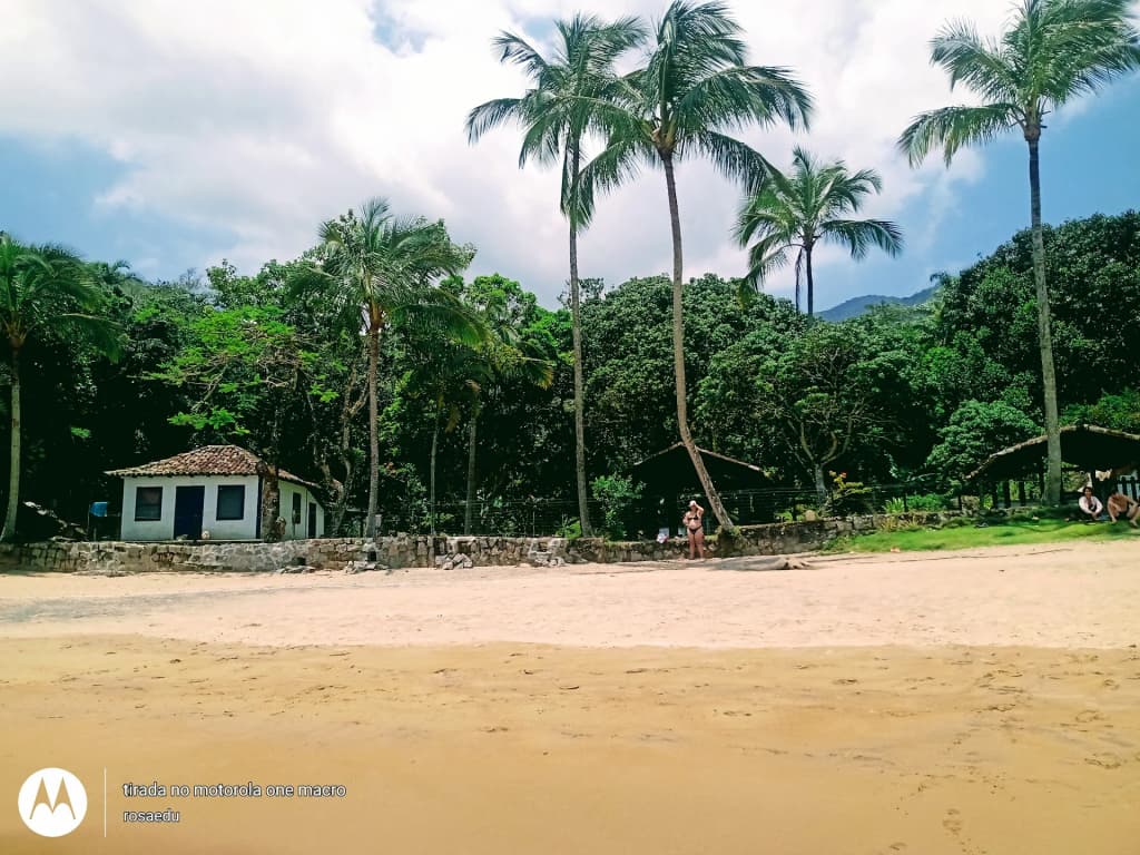 Praia do Jabaquara, Ilhabela - areia dourada e água turquesa
