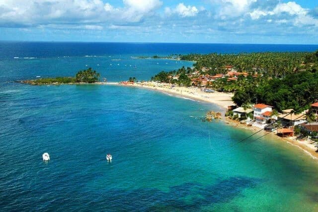Palm trees and turquoise sea at Morro de São Paulo, Bahia