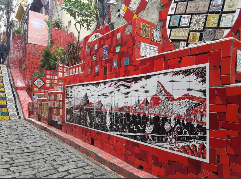 Ruins of the old jail, Santo Inácio, with thick stone walls
