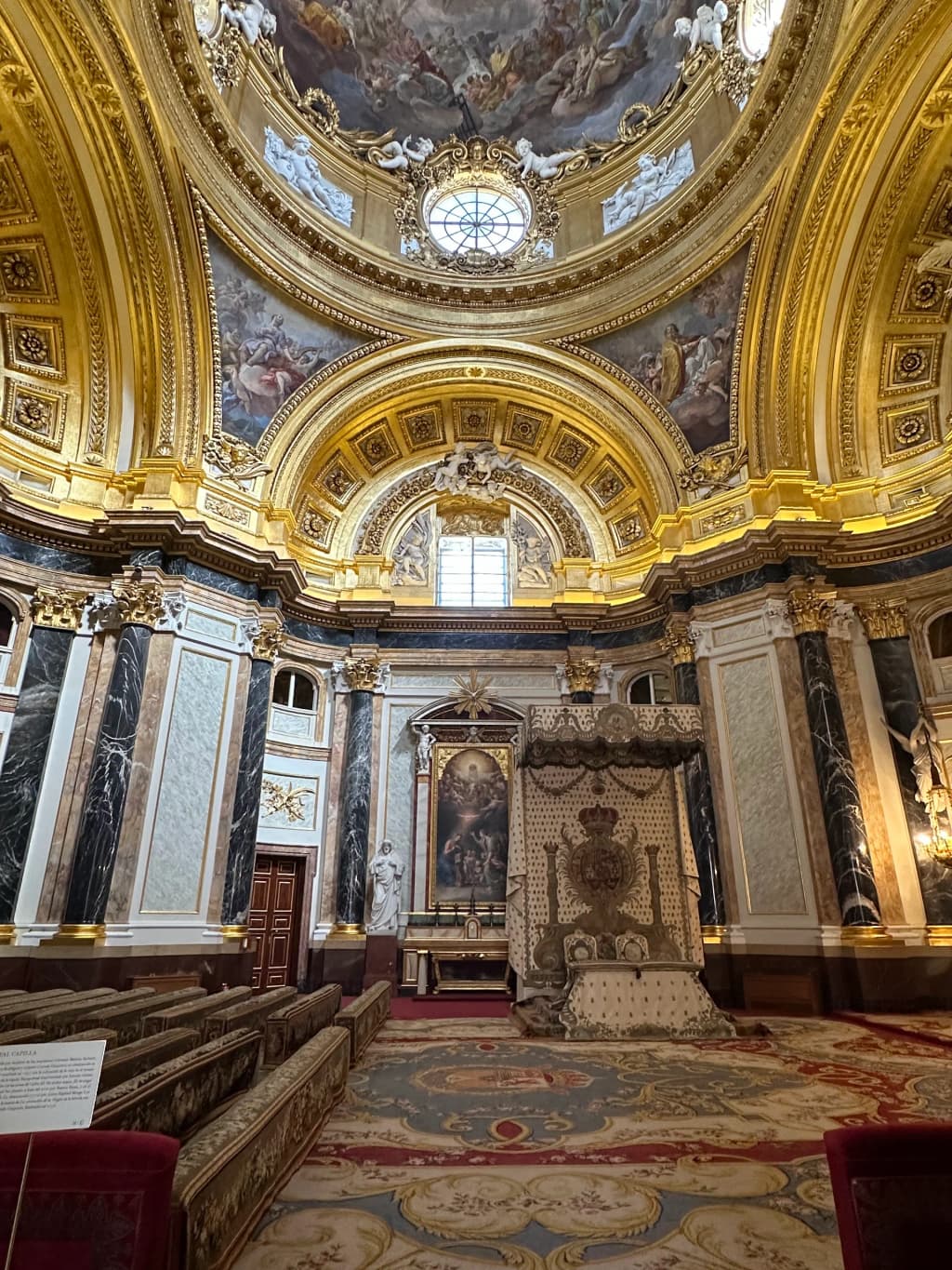 Retiro Park lake and monument in autumn