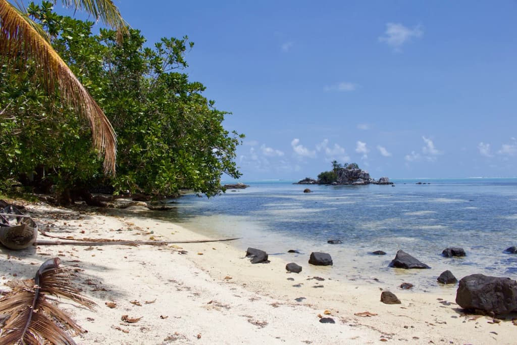 Sandstone canyons and natural pools in Isalo National Park