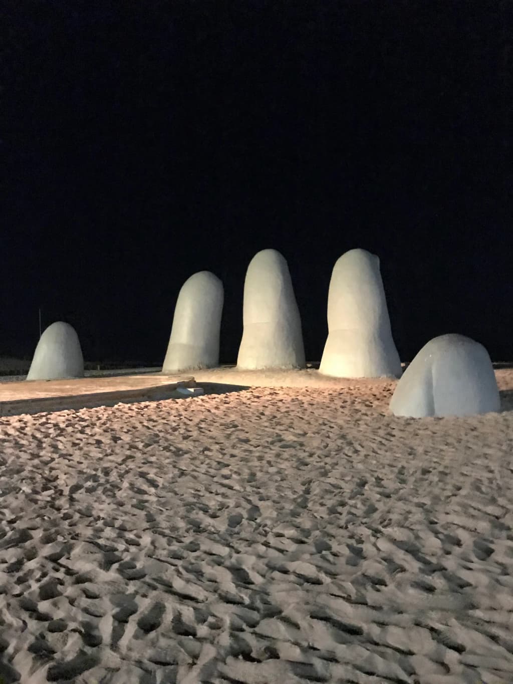 Casa Pueblo iluminada ao pôr do sol, Punta del Este