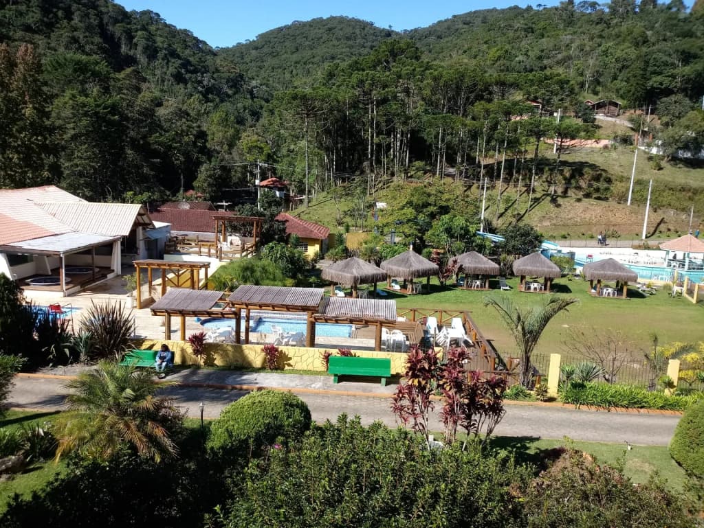 Chalet at Pousada Quatro Estações, with mountain view and sunset
