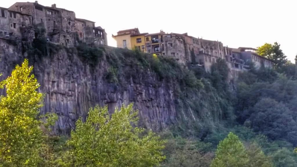 Castellfollit de la Roca perched on volcanic cliff