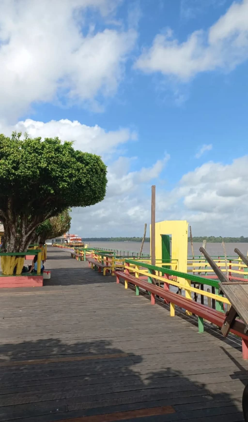 Los barrios sobre pilotes de Afuá al atardecer