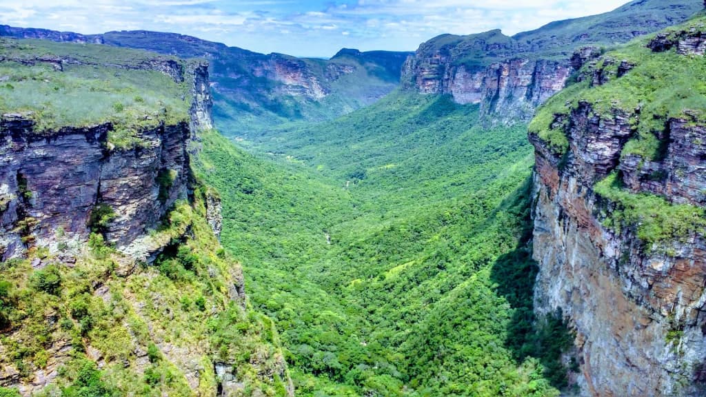 Vista épica de los cañones y mesetas de Chapada Diamantina