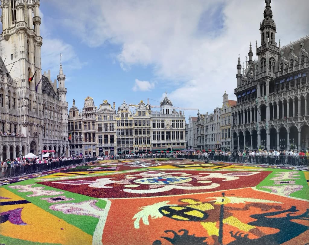 Grand Place in Brussels, gold details and festive lights