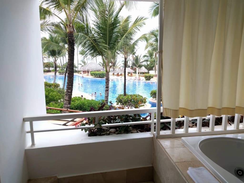 Documentos de viagem, passaporte e PID sobre a mesa