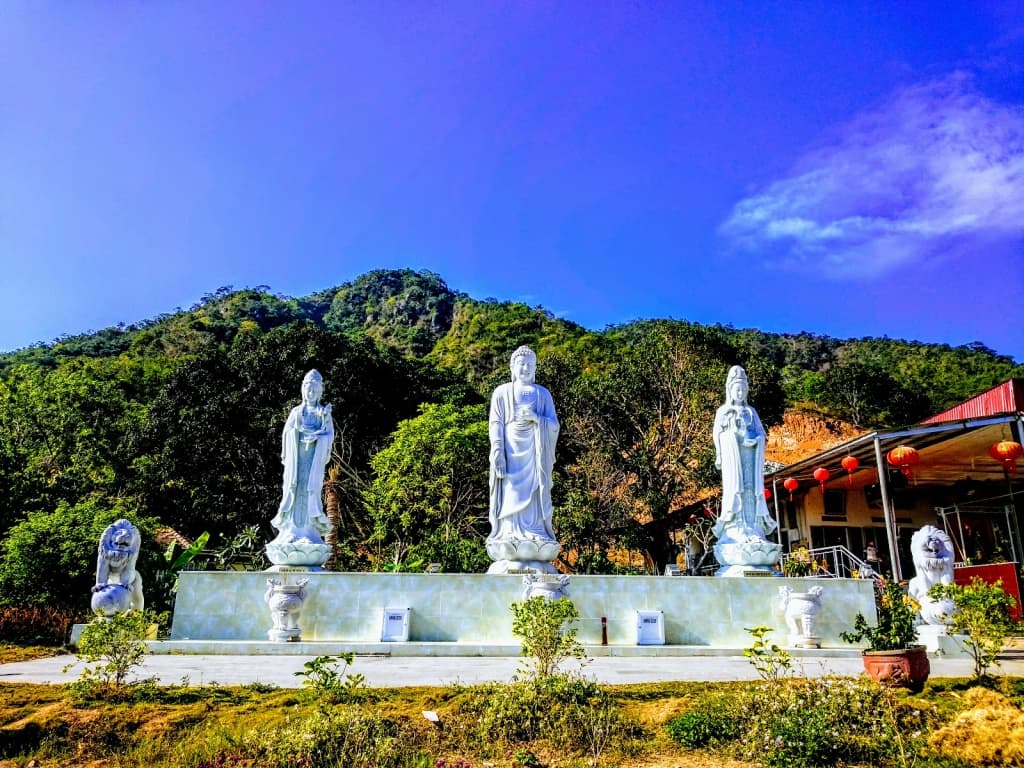 Street food vendor serving pho in Hanoi