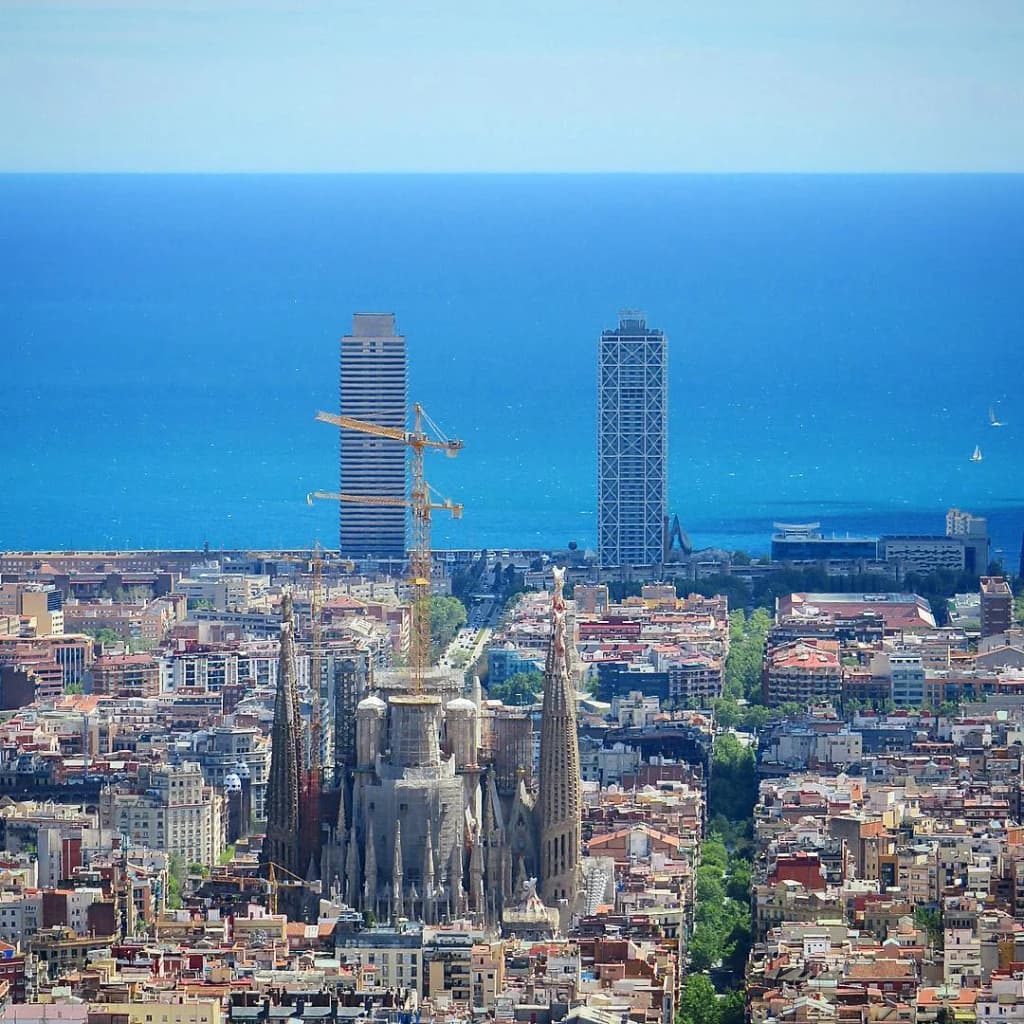 Basílica de la Sagrada Família - Photo by Akrylius Daimiel