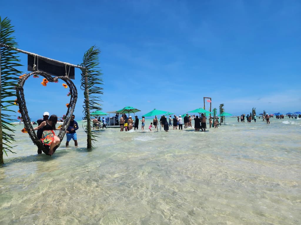 Caminho de Moisés sandbar at low tide, Maragogi