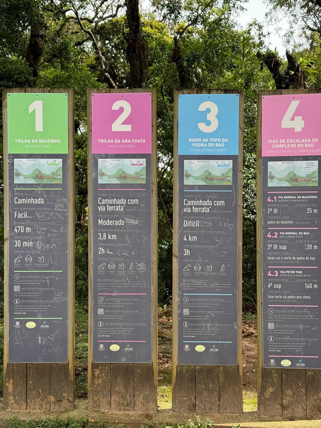 Vista da trilha do Bauzinho, Pedra do Baú