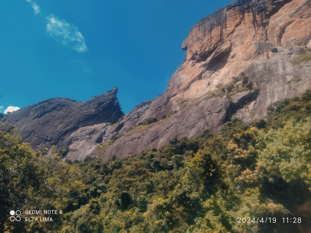 Pedra do Baú - Photo by Elza Lima