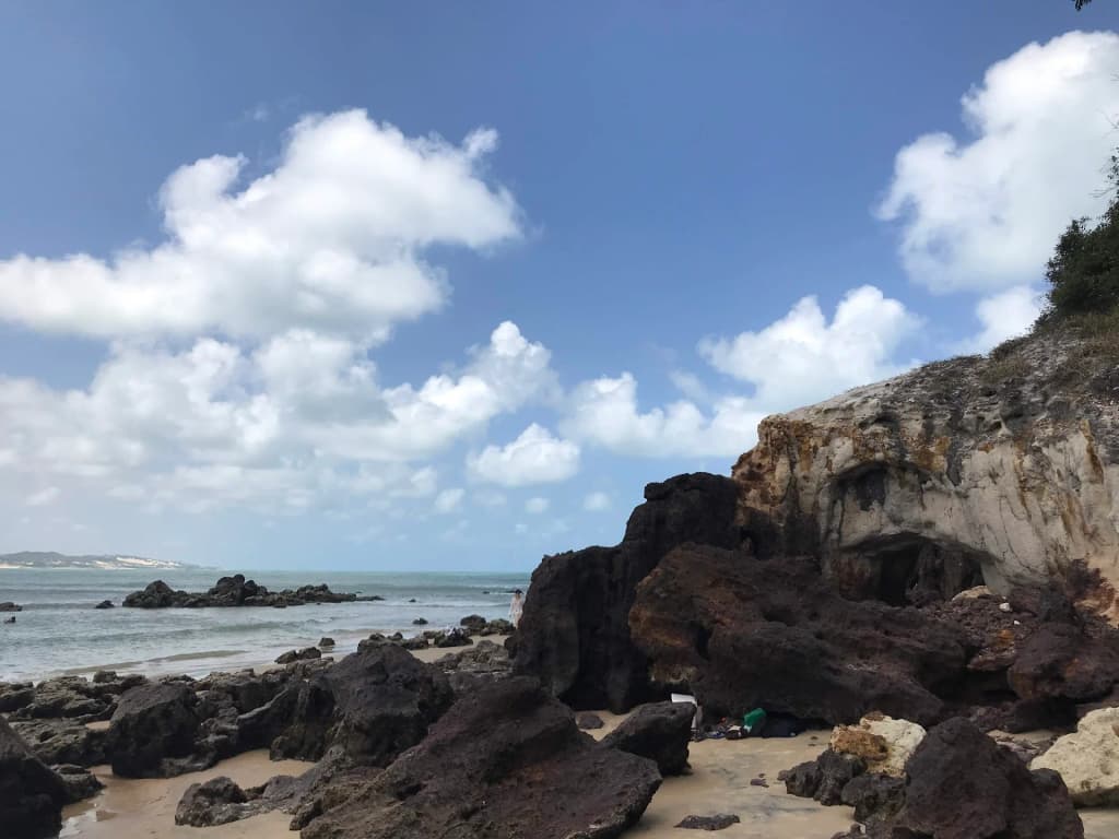 Dunas de Genipabu com buggies e paisagens selvagens