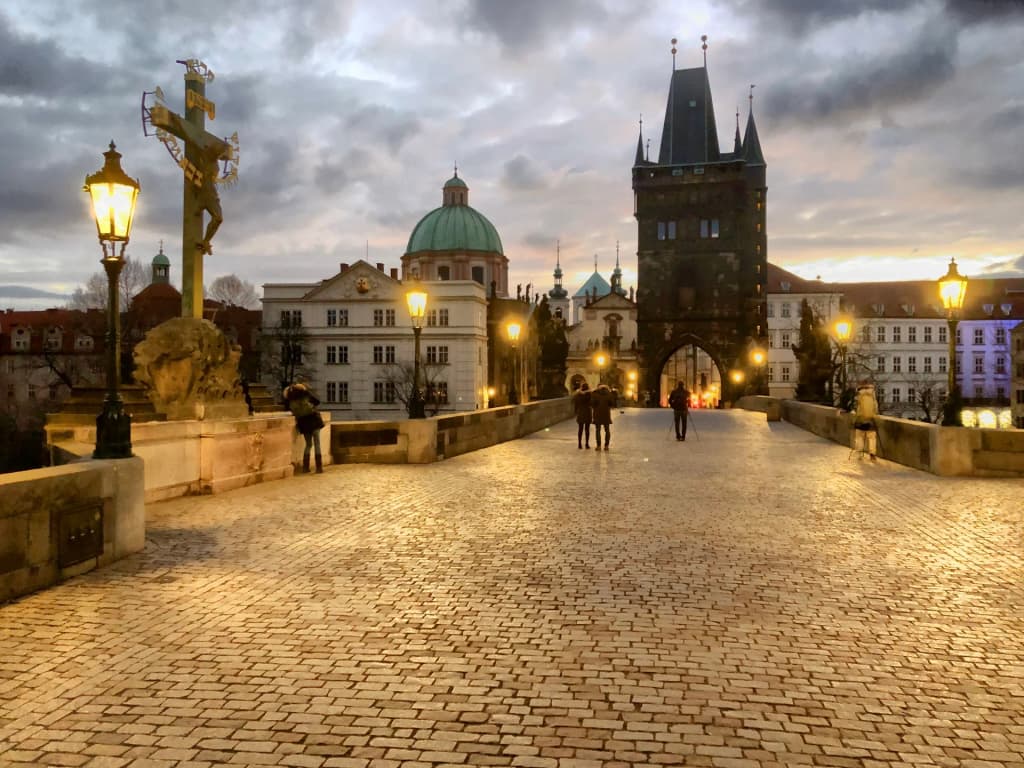 Castillo de Praga y tejados de la ciudad