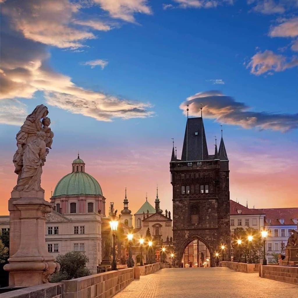 Charles Bridge - Photo by CELESTINO ROCA CORTES