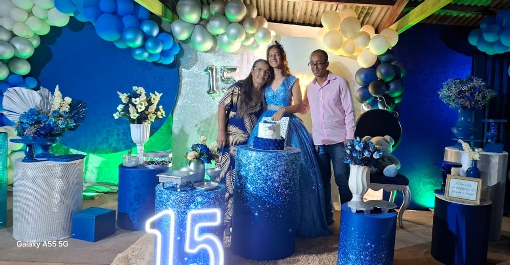 Falésias de arenito e mata exuberante perto de Vila Bela