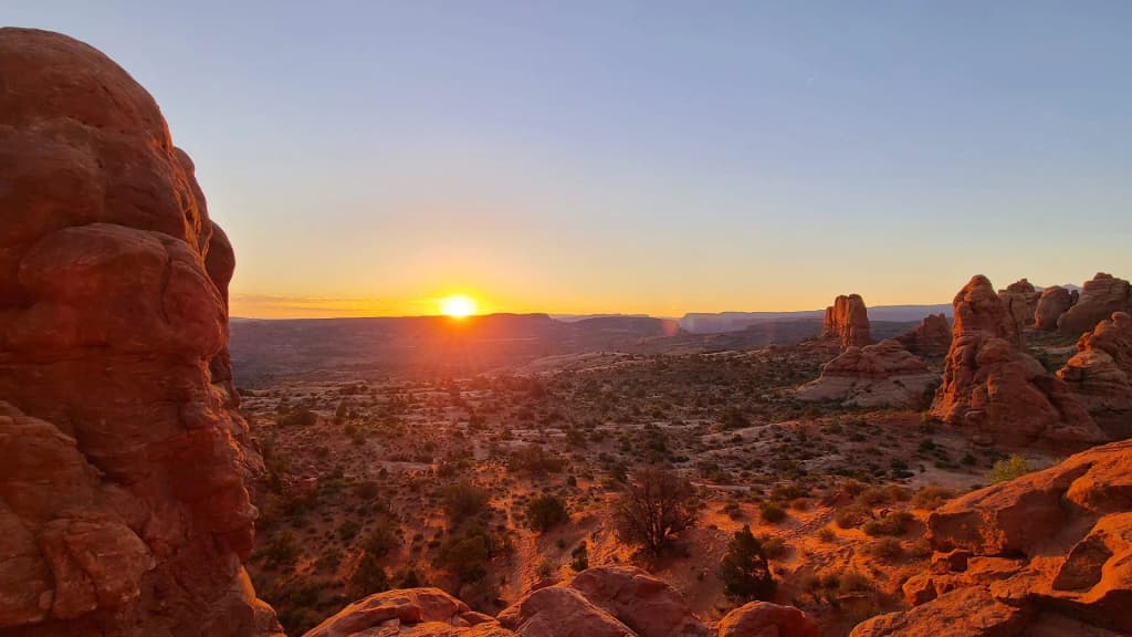 Double Arch glowing in the desert sun