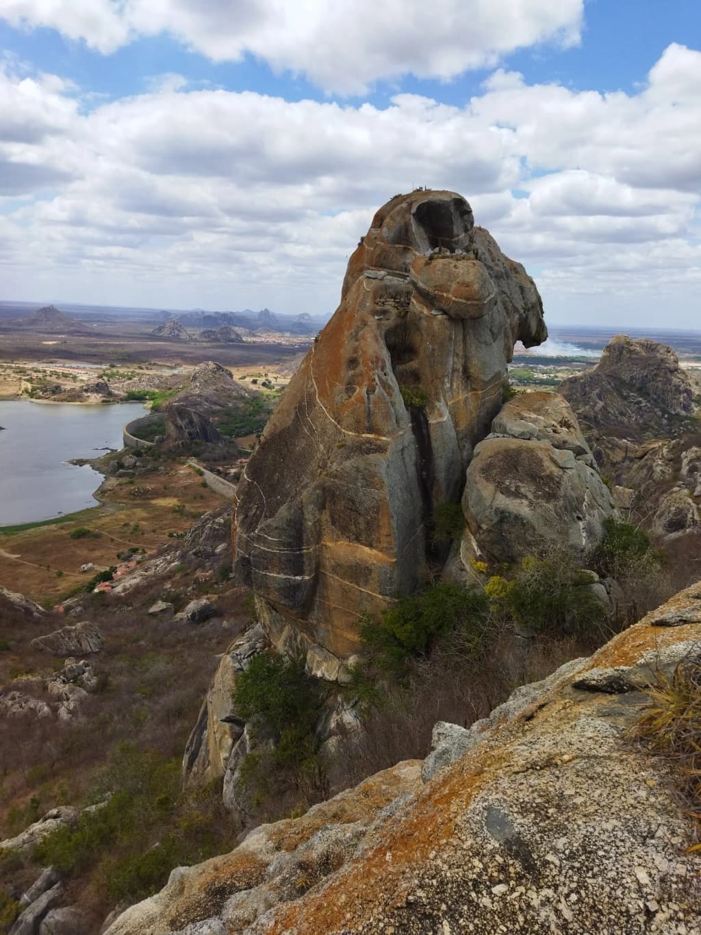 View from Pedra da Galinha Choca, monoliths and green landscape