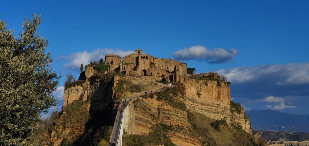 Hallstatt’s lakeside houses and mountain backdrop, Austria